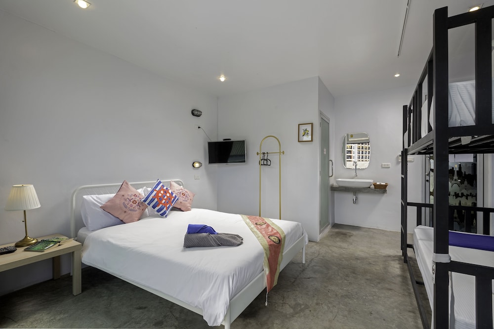 Hip Hostel