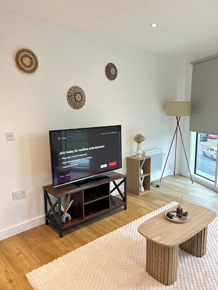 City Apartment-gym-terrace-games Room-free Parking