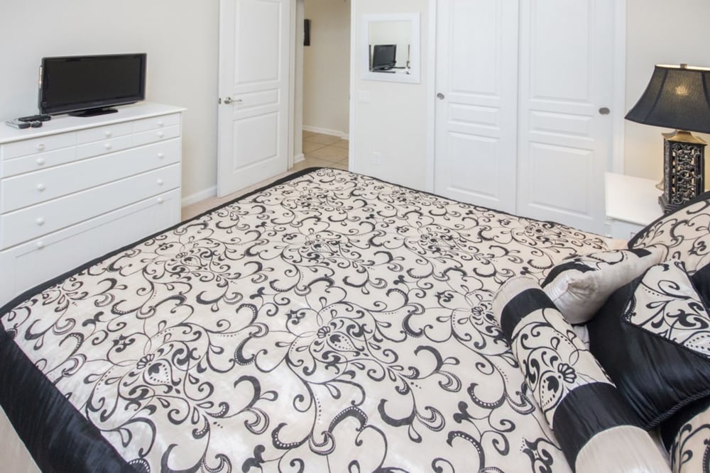 Windsor Hills 2548 - Image 4