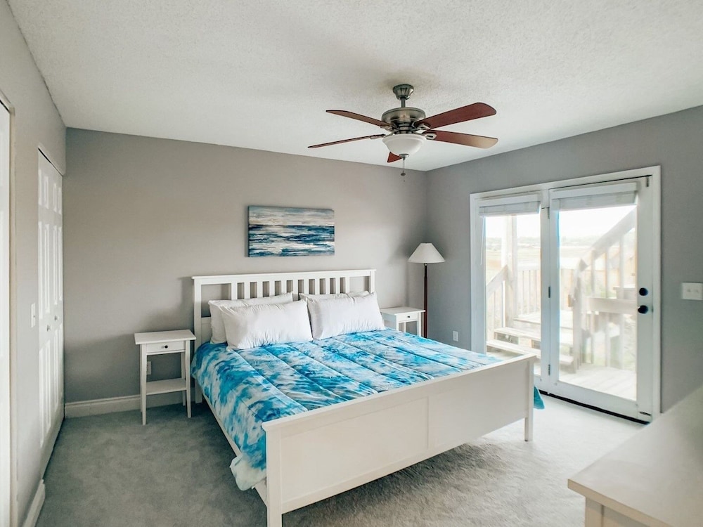 A Beach To Remember 4 Bedroom Home by RedAwning view 3