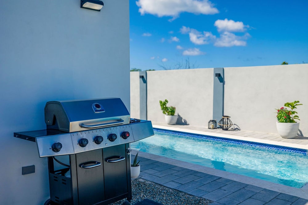 La Perla 2br2ba Home w Private Pool Patio BBQ