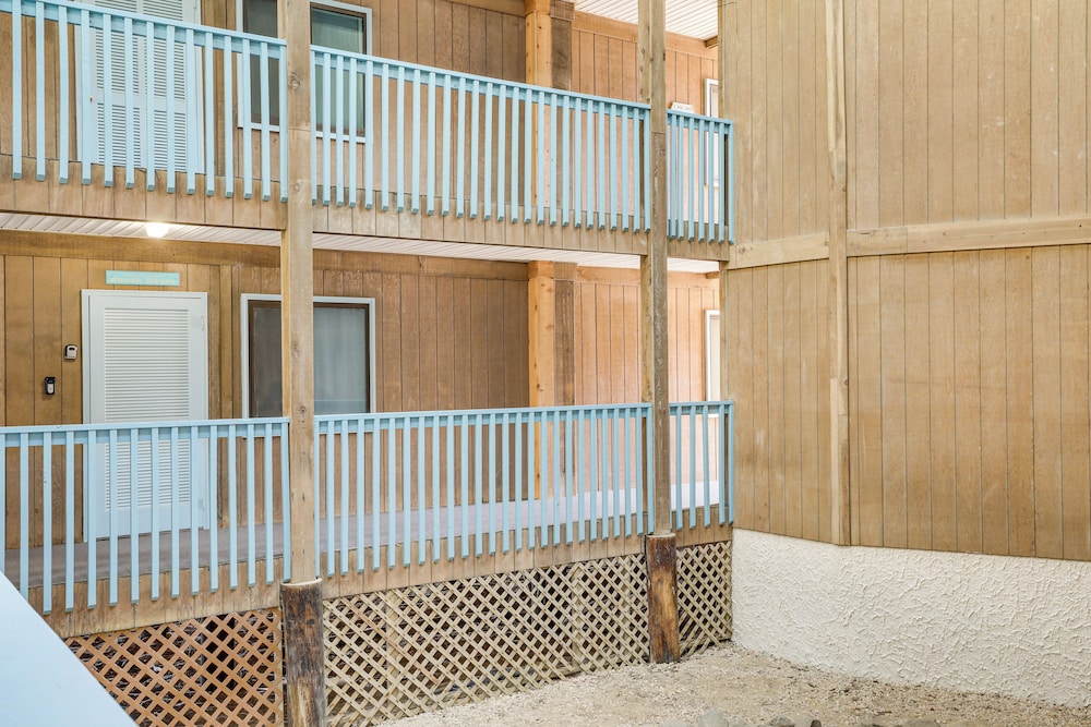 Scenic Oceanfront Condo in Myrtle Beach!