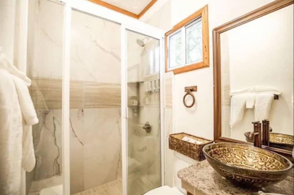 Belize Vacations - Falling Leaves Lodge - Property Image 1