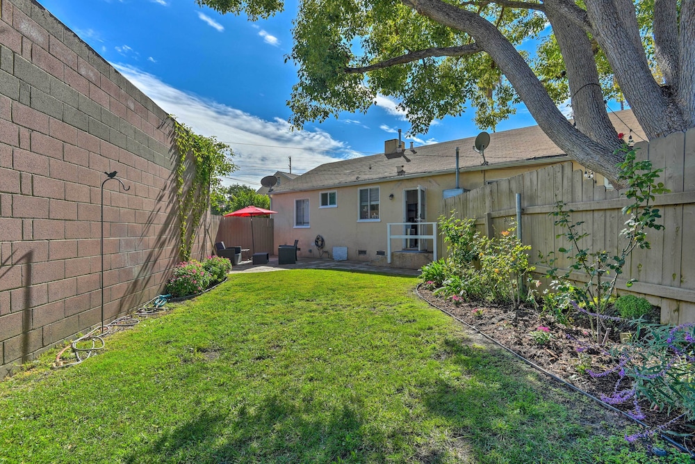 Burbank Vacations - Stylish Modern Burbank Gem w/ Private Yard! - Property Image 2