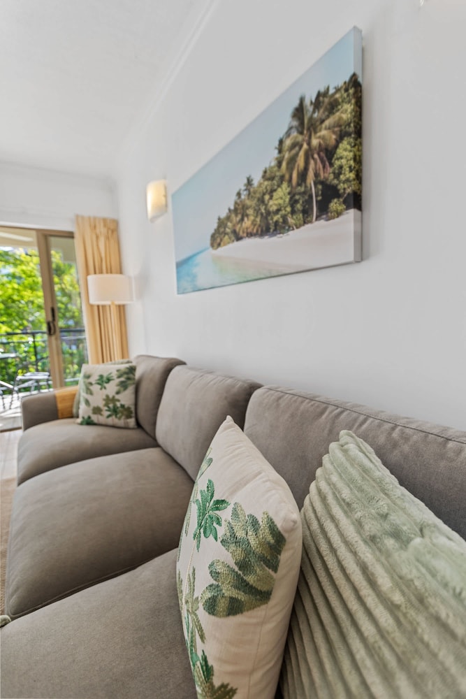Urban Tropics Modern Resort Apartment