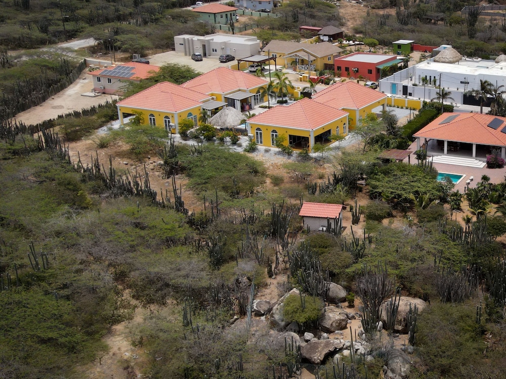 Picaron Villas in Santa Cruz