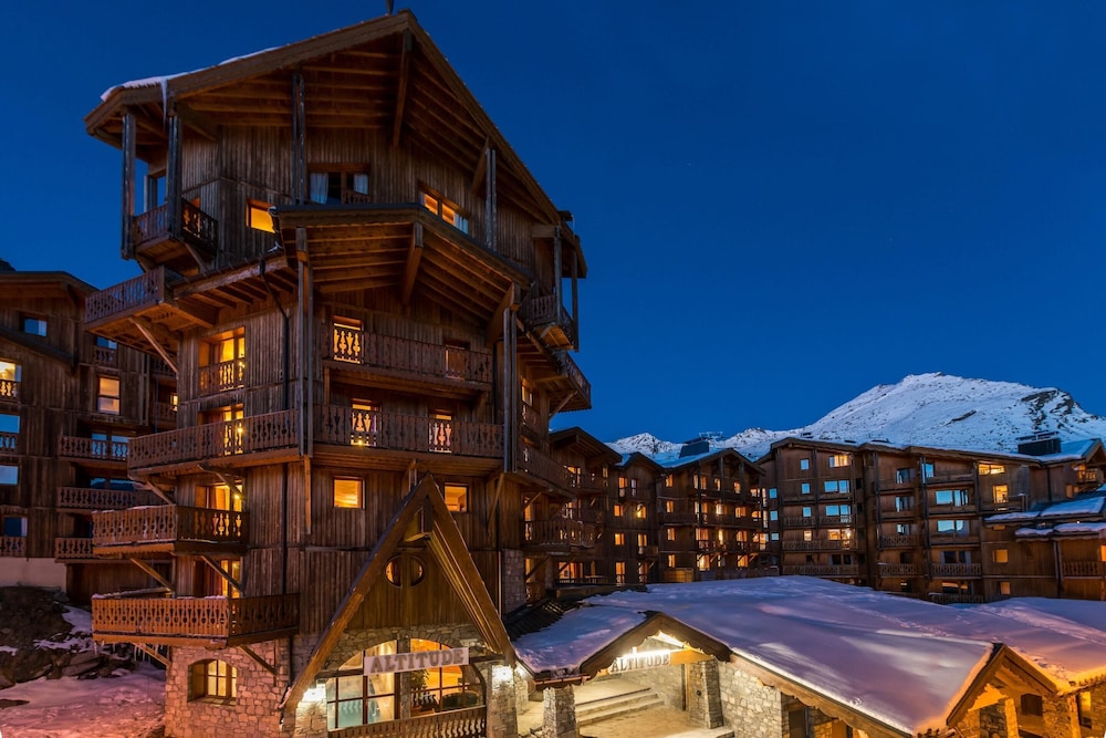 Nice Apartment Near the Center of Val Thorens