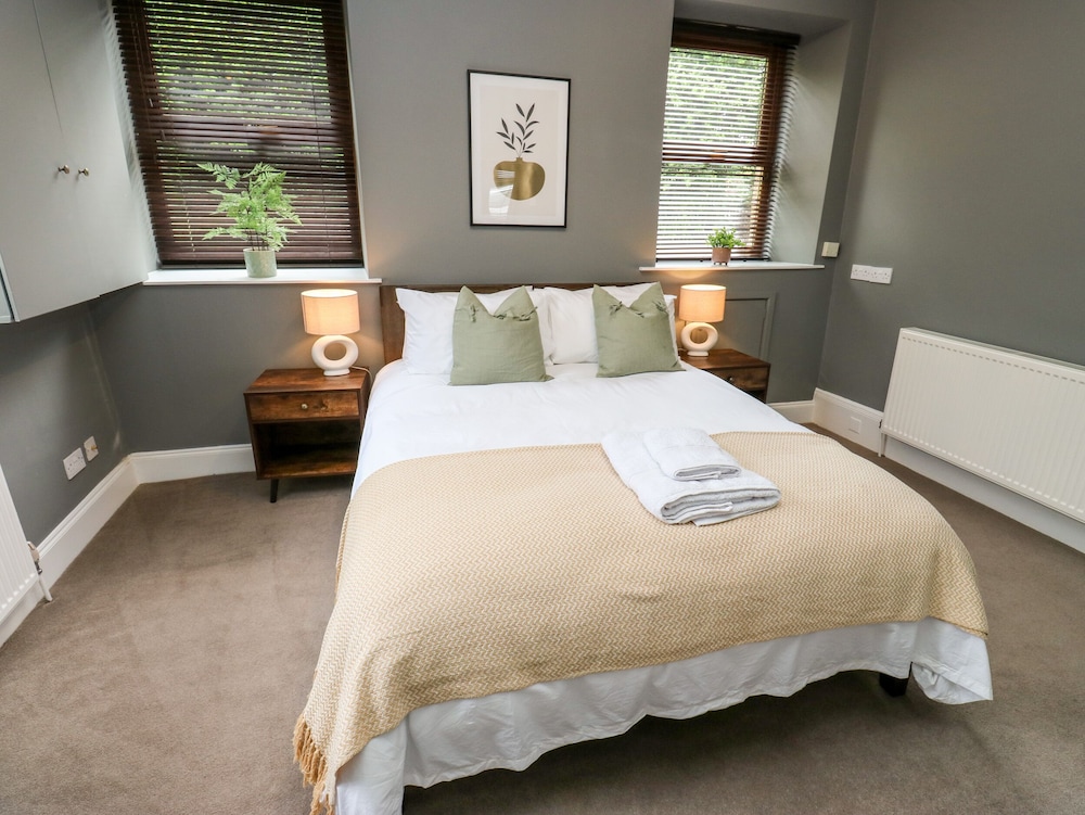 The Old Post Office - Pet Friendly Group Stays in Holmfirth