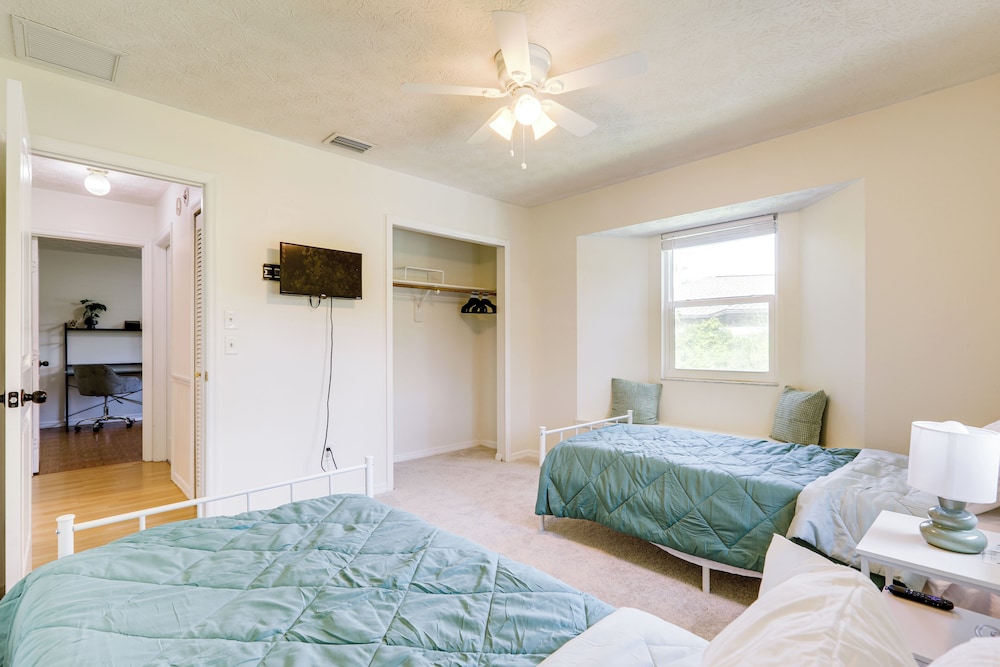 6 Mi to St Lucie River: Family Home w/ Patio!