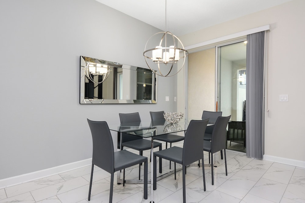 Four Bedrooms w Pool Townhome 4841 - Image 4