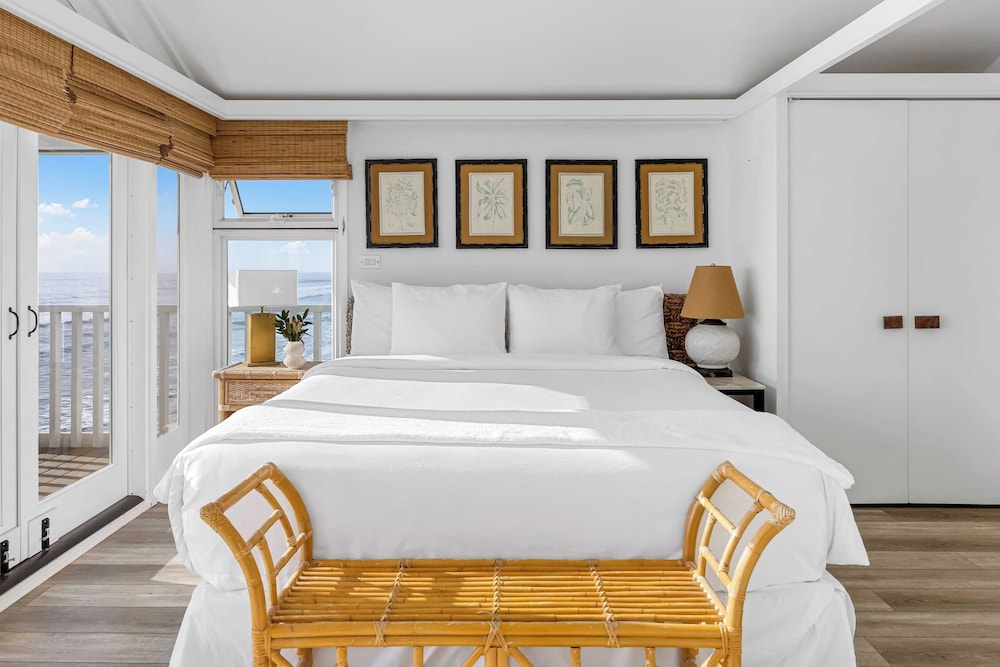 Unbeatable Beachfront Bliss w/ Ocean Views, Luxe Interiors & Patio Beach Road