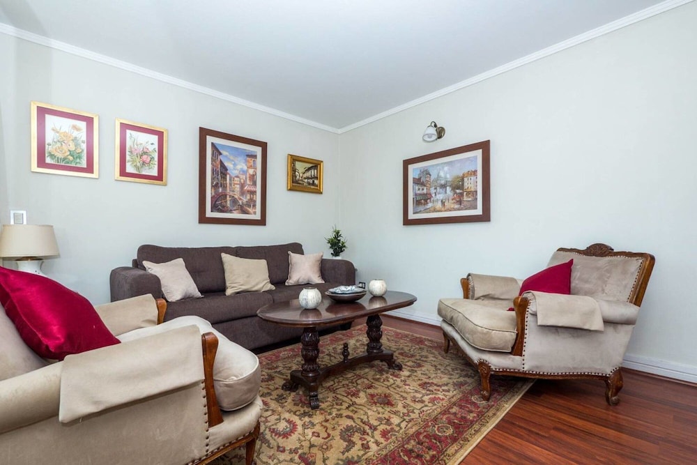 Kennedy Vintage 2BR - Heated Pool Shopping
