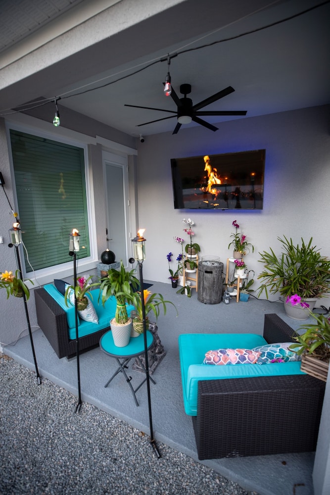 Brand New Modern Pet Friendly Zen Home W/ Private Home Theater & Hot Tub! 2 Bedroom Home by RedAwning