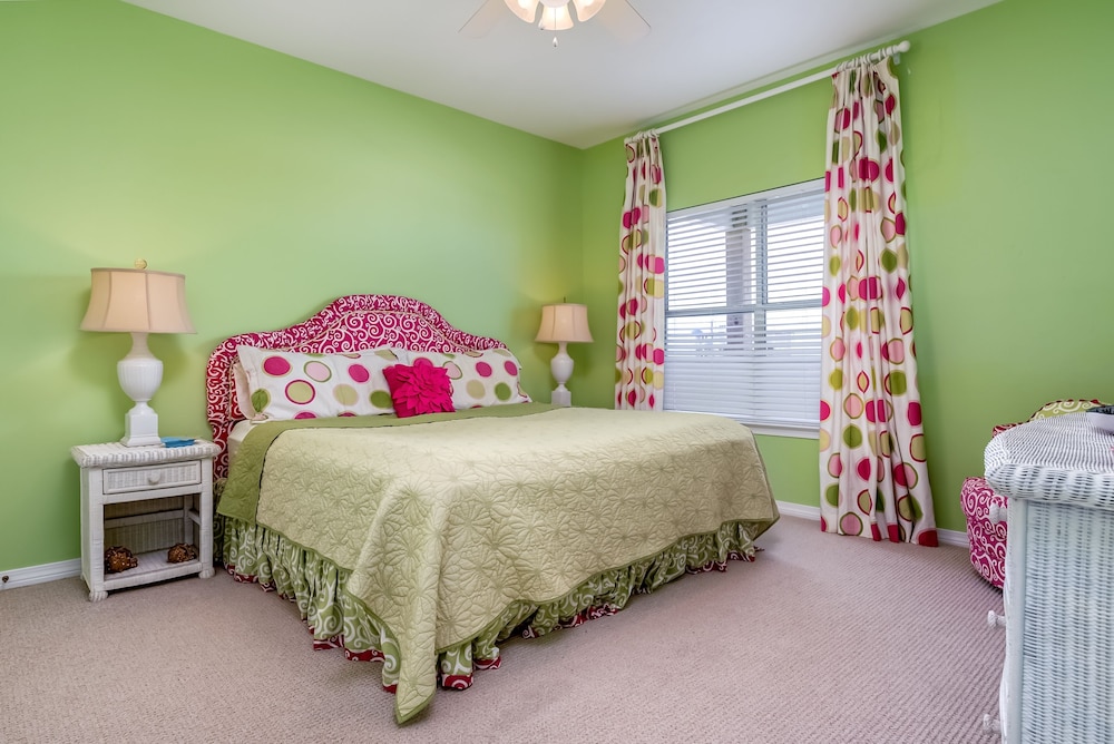 Beach Break - Pet Friendly! Relax With Friends, Family, And Mans Best Friend! 4 Bedroom Home by RedAwning view 5