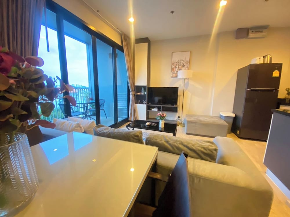 2 Bed Room At Excellent Location - Best In Class