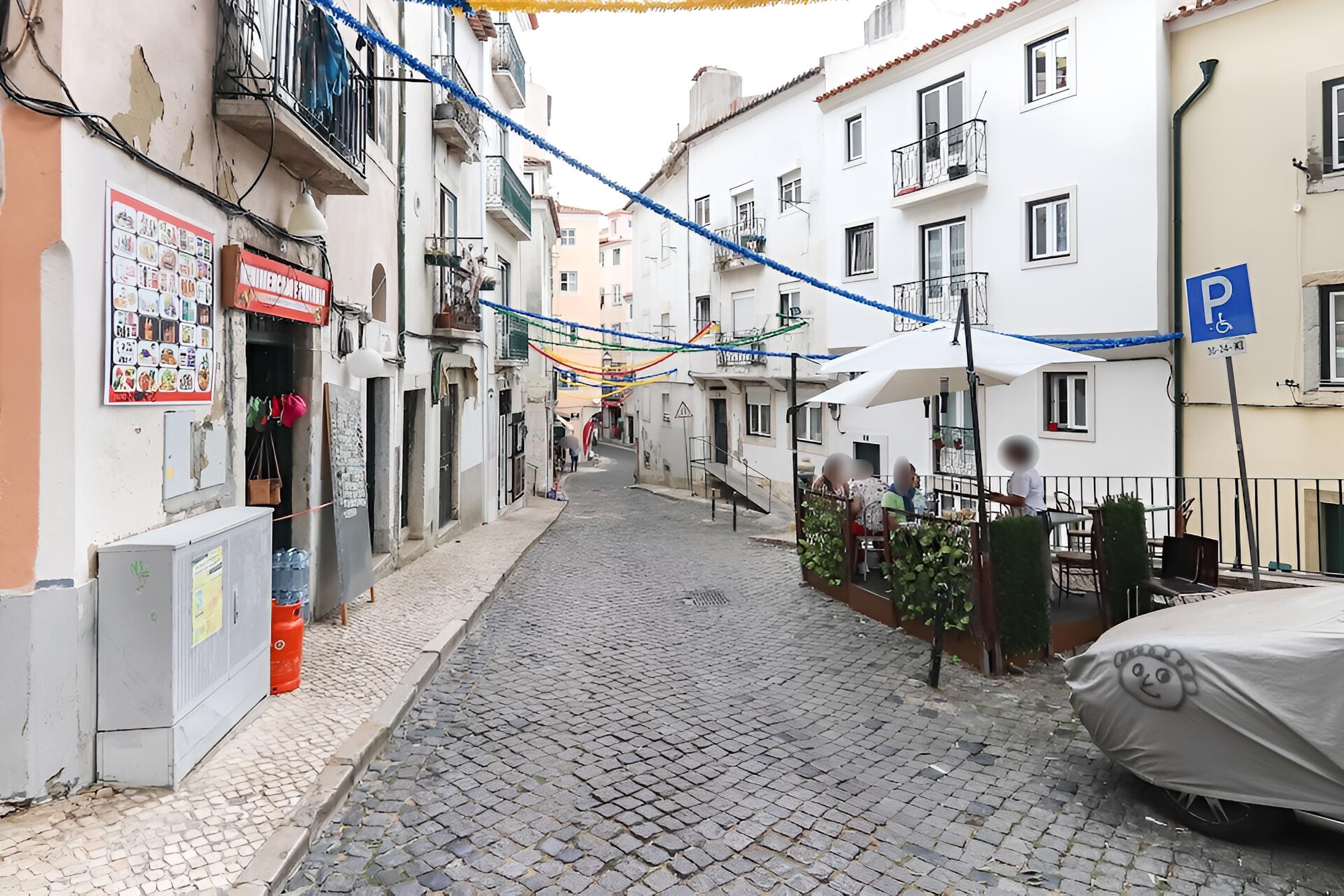 Alfama Orange Loft by Homing view 3