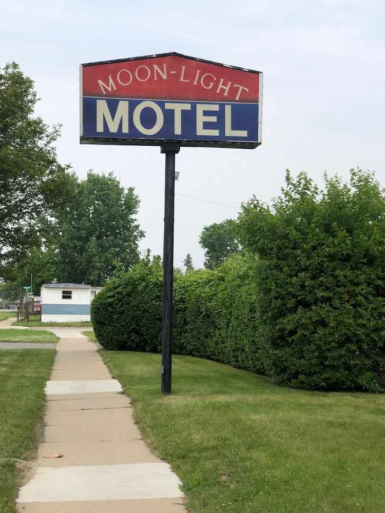 Moonlight Motel