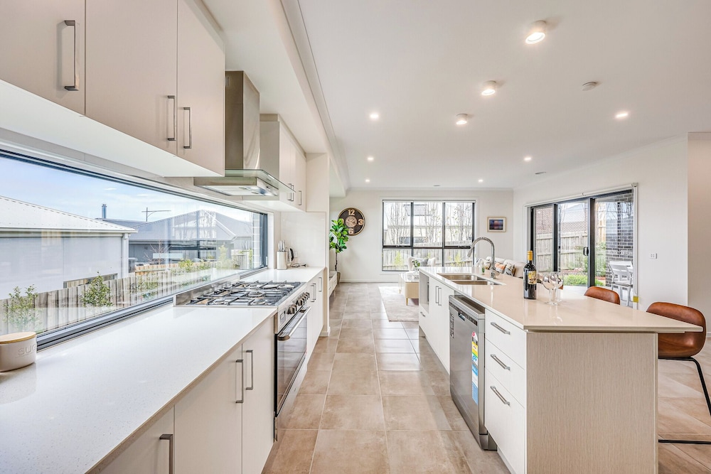 StayAU 5BR Family Getaway GreaterGeelong in Duneed
