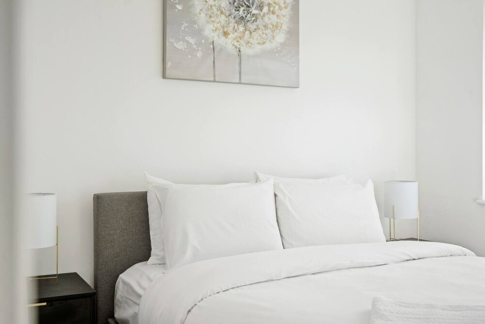 Gorgeous 3 Bedroom Duplex Apartment in West London