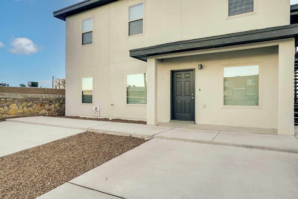 Single-story Apt, 3 Mi to Fort Bliss! view 2