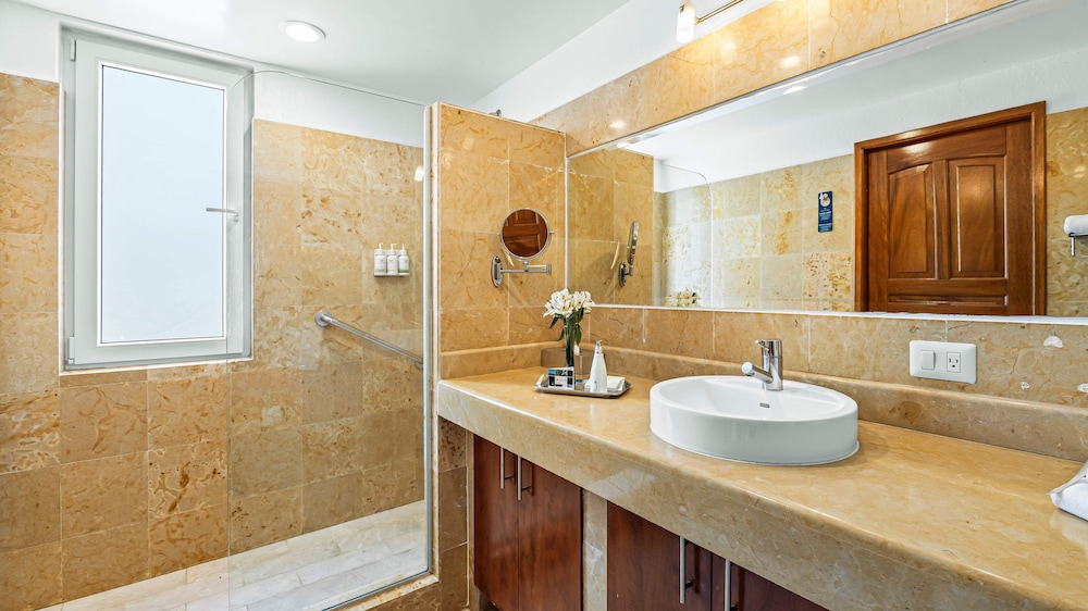 HOLT Grand Miramar Residences