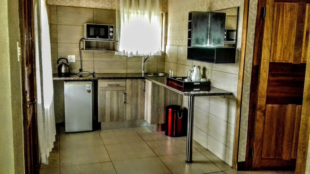 Dwaleni Farm Lodge view 2