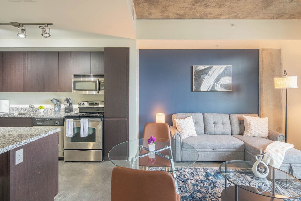 ROVE LIVING/KL - Roosevelt Point
