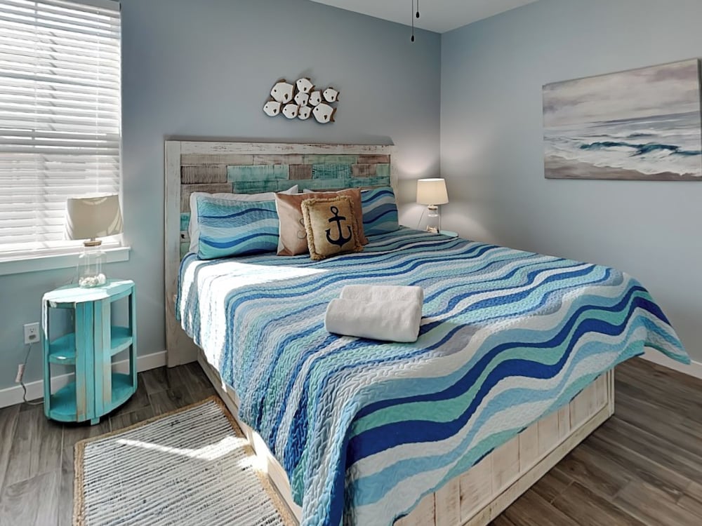 Port A's Flip Flops & Pop Tops by Silver Sands Vacation Rentals