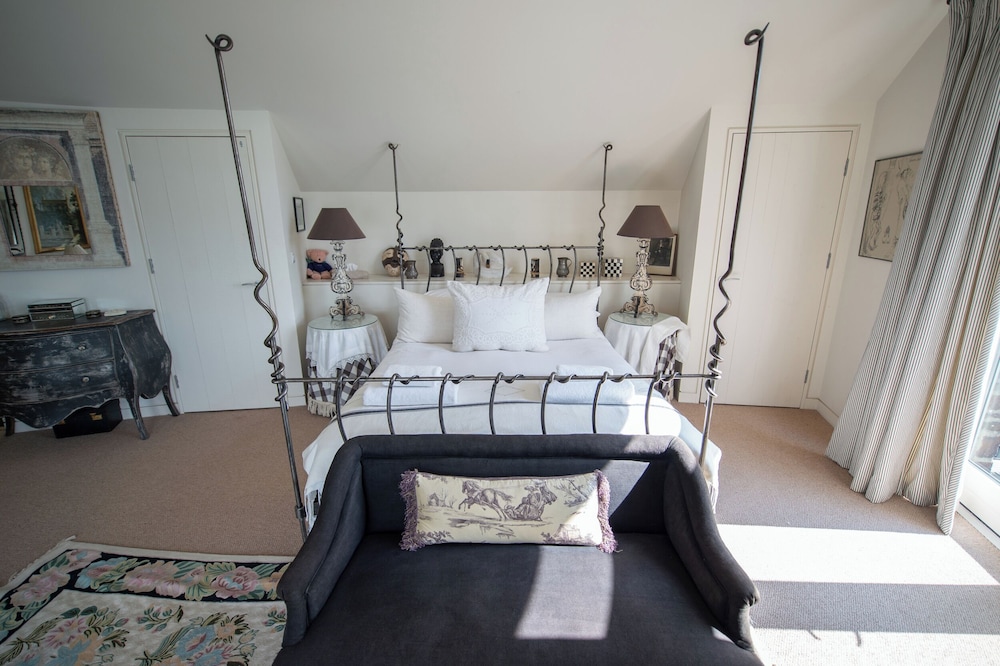 Curlew House