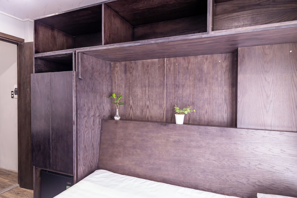 Awenasa by Livinginn