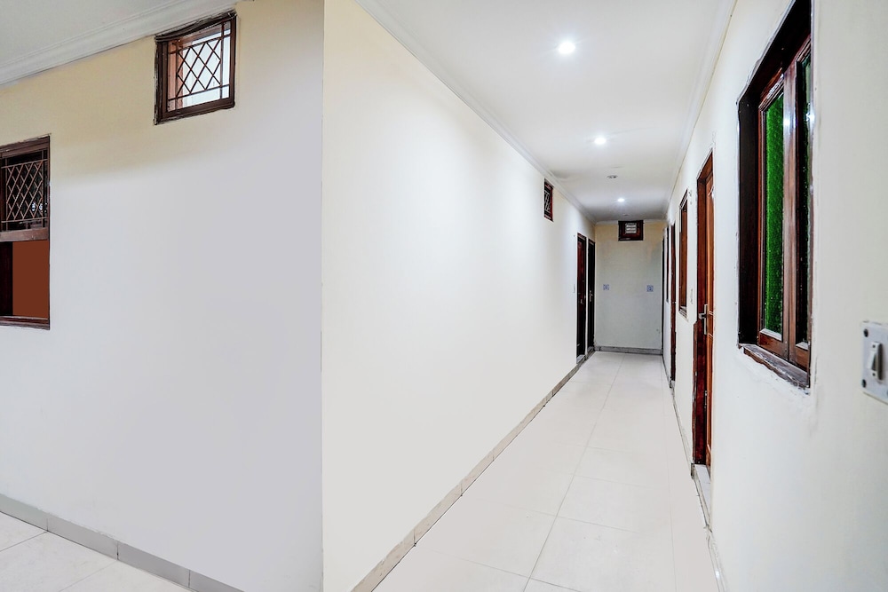 Fabhotel Sehrawat