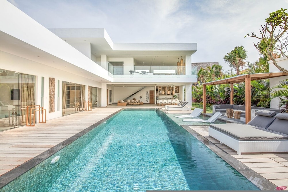 Niko 2 R New Villa Close to Finns Beach Club