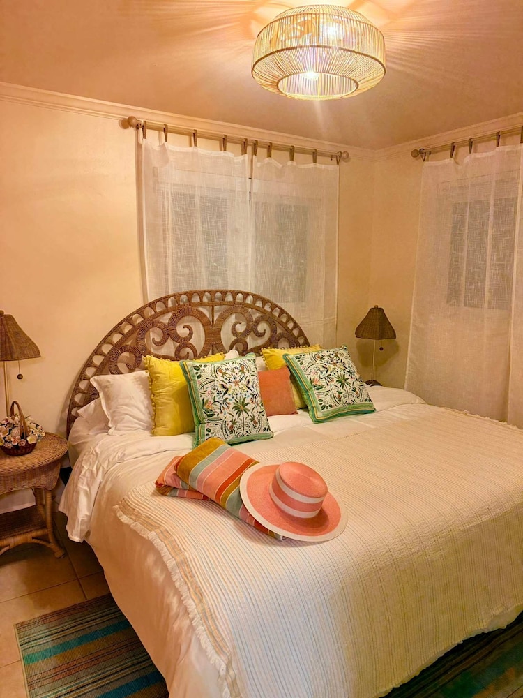 4 Bedroom Studio Luxury Suite