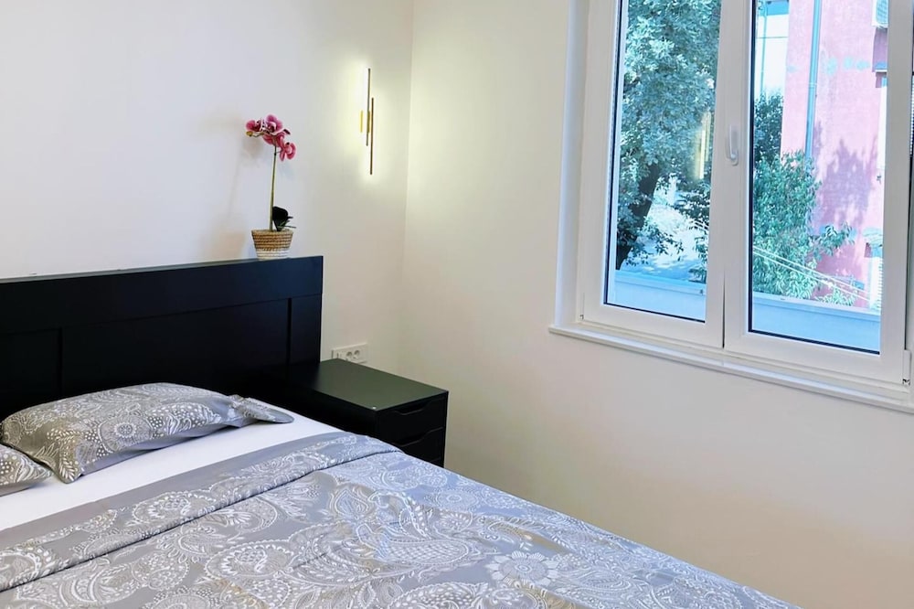 Sea View Apartment Rijeka-free Parking-6 People
