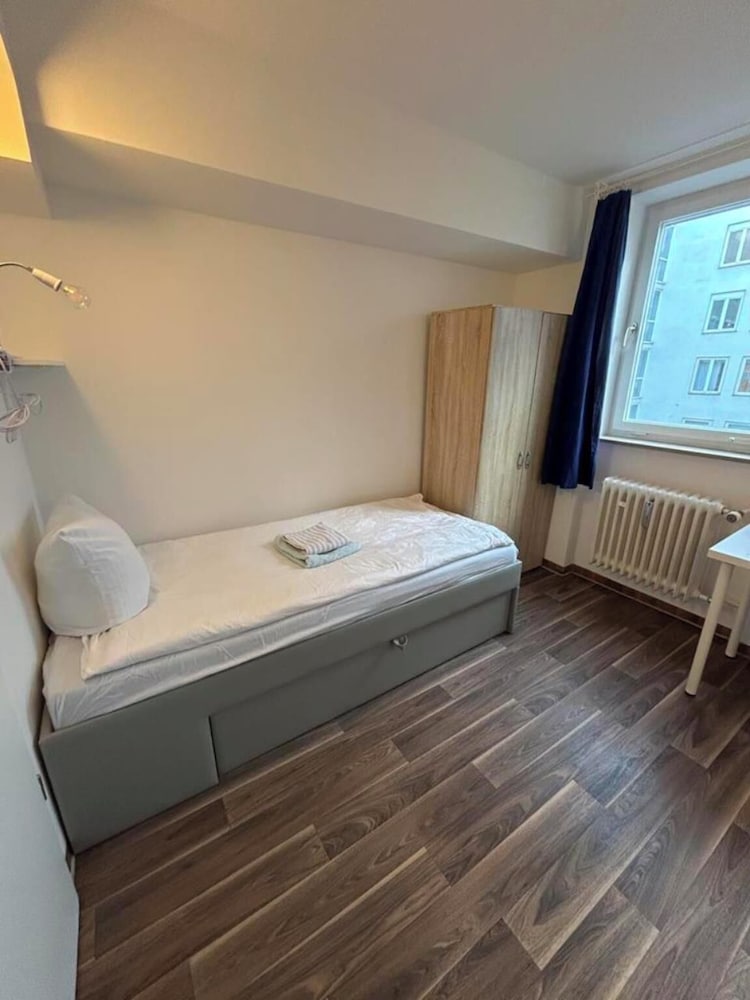 2-Rent Group Hostel Apartments SEN14