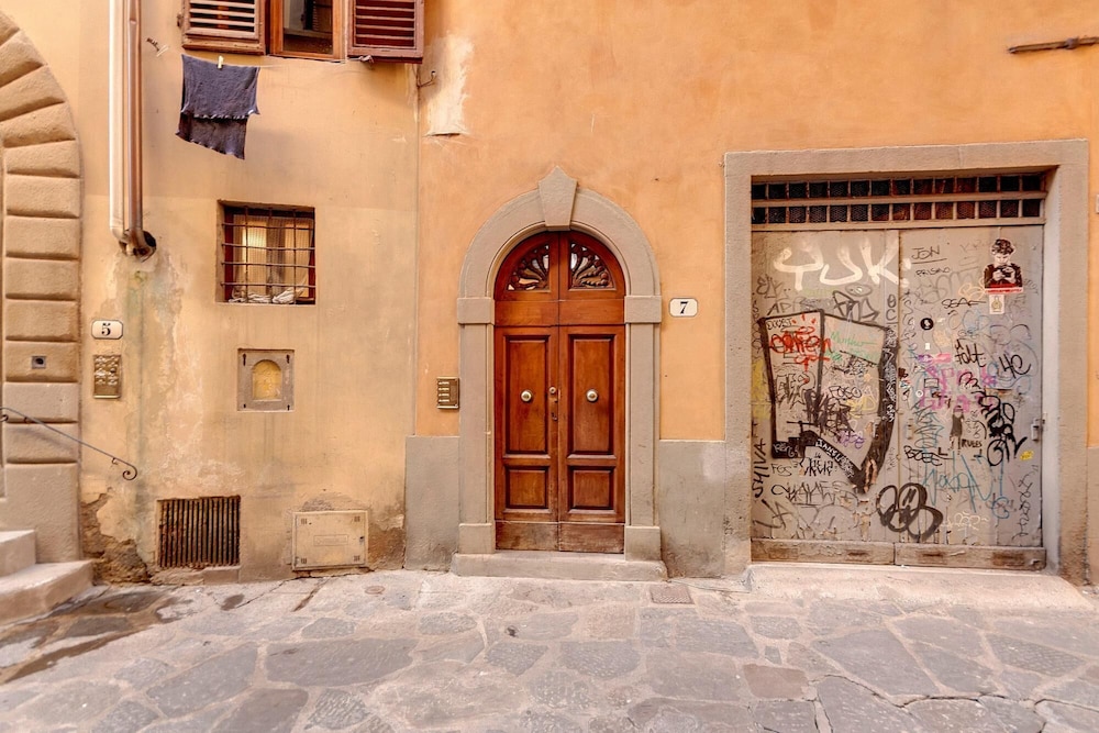 Corno 7 in Firenze With 2 Bedrooms and 1 Bathrooms