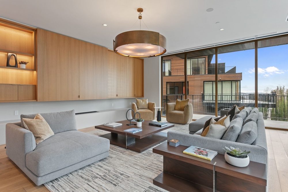 1504 Founders Place - Three Bedroom Deluxe 3 Condo