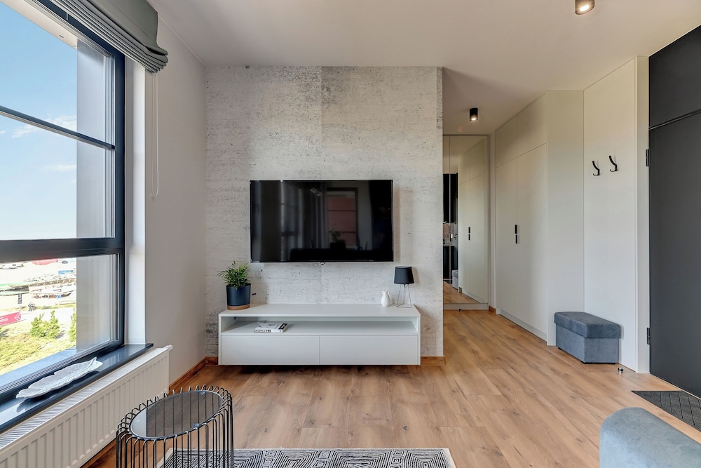Doki Living & Foodhall by Downtown Apartments