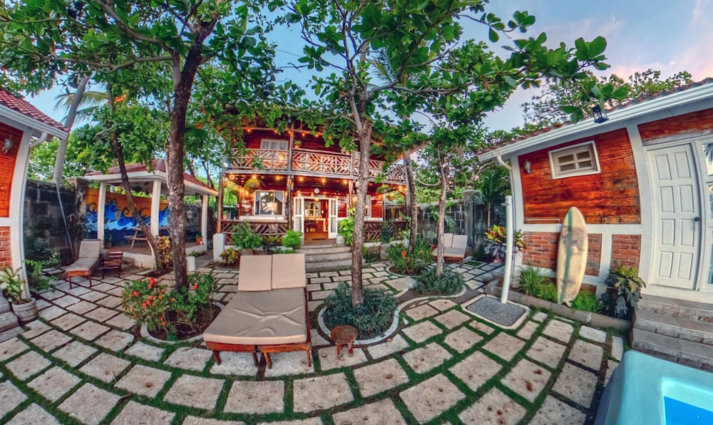 2 Casitas for 8 Guests on Beach Front w Pool AC
