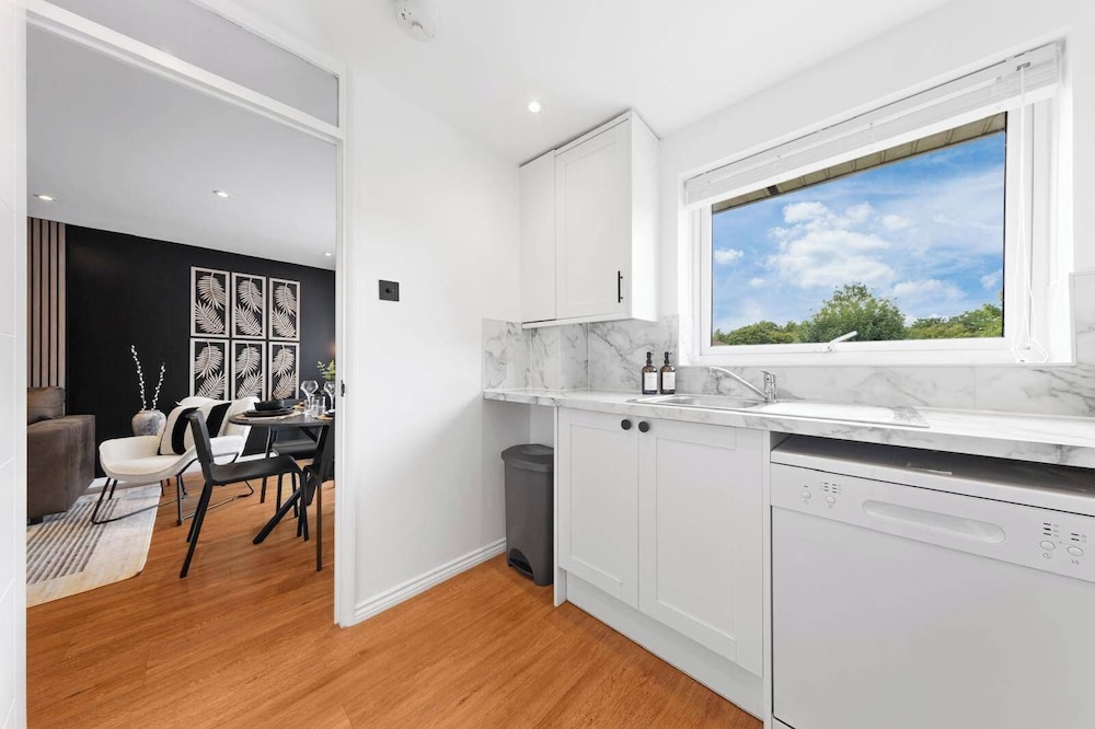 Unique 2BR Finchley Flat Sleeps 5