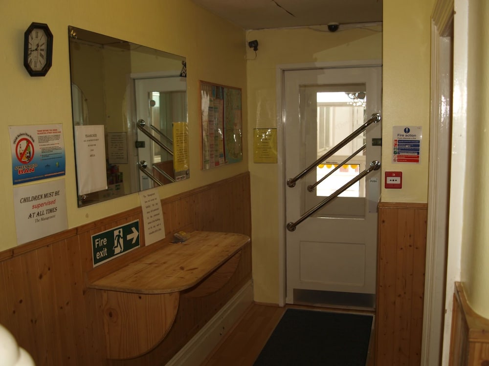 Lynton Apartments
