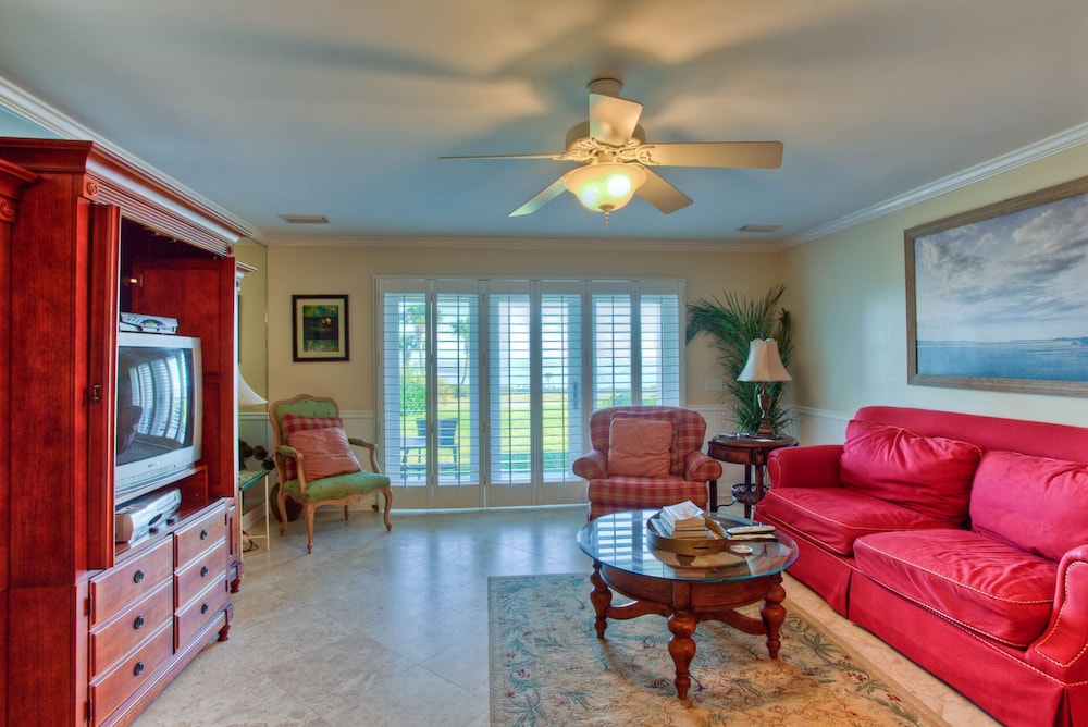 St Simons Island Vacations - 1118 Beachview Drive by Hodnett Cooper - Property Image 1