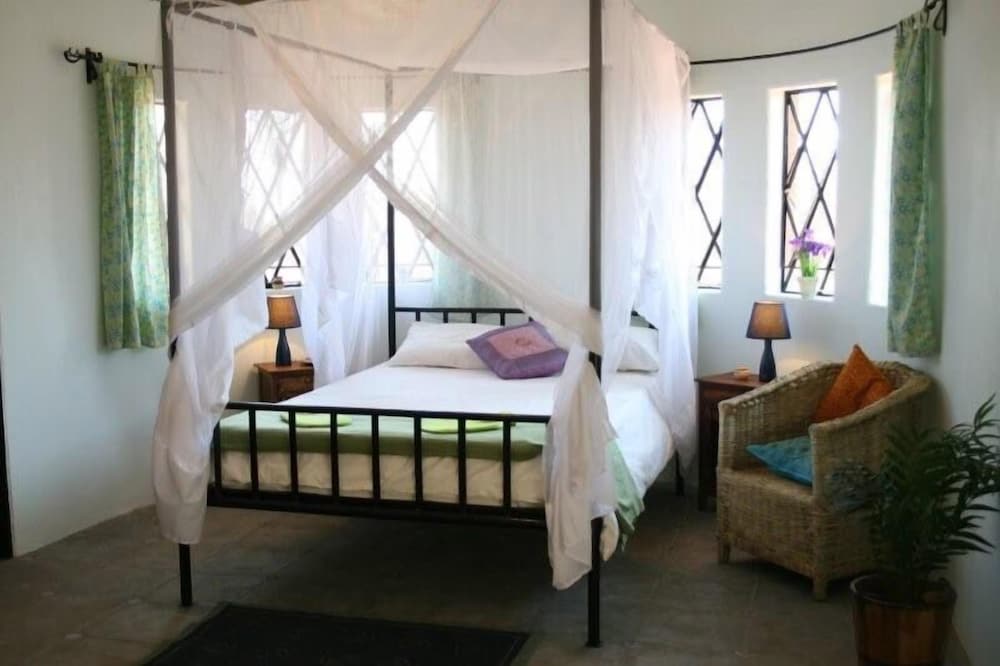 Bongwe Guesthouse and Camp