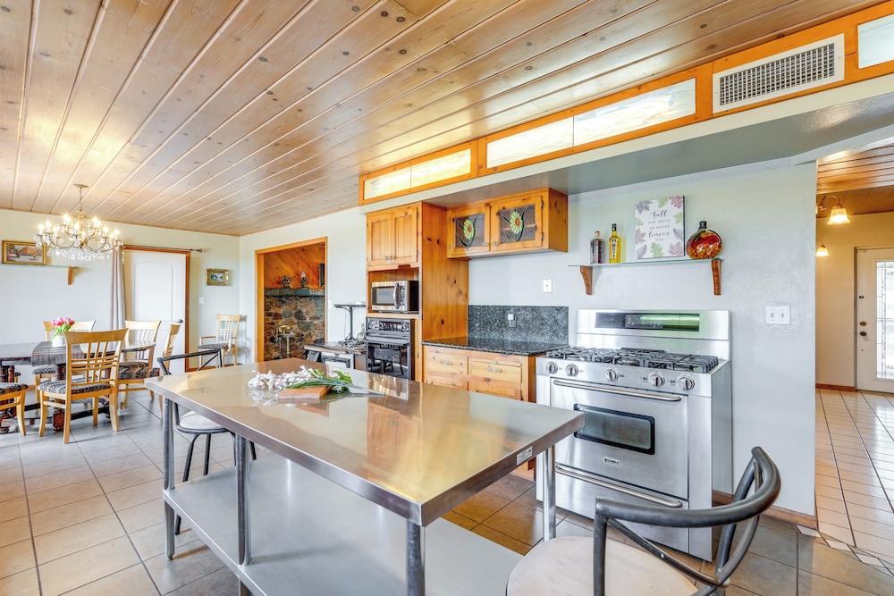 Close to Hiking & Biking: Mtn-view Phoenix Home