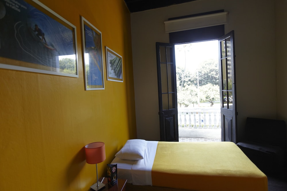 Flying Dog Hostel B&B