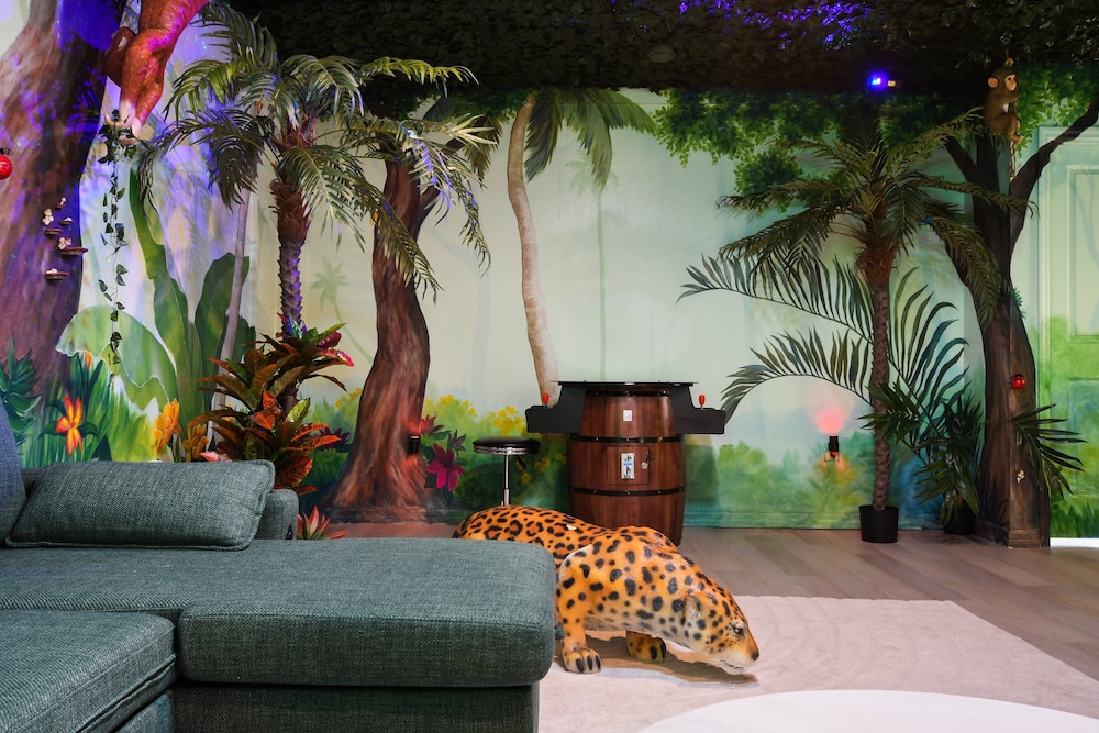 Luxury Stay: Pool, Games, Themed Rooms