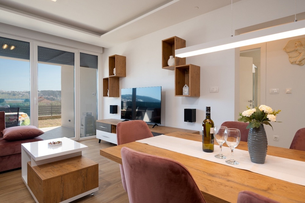 Exquisite and Stylish Apartment Trogir