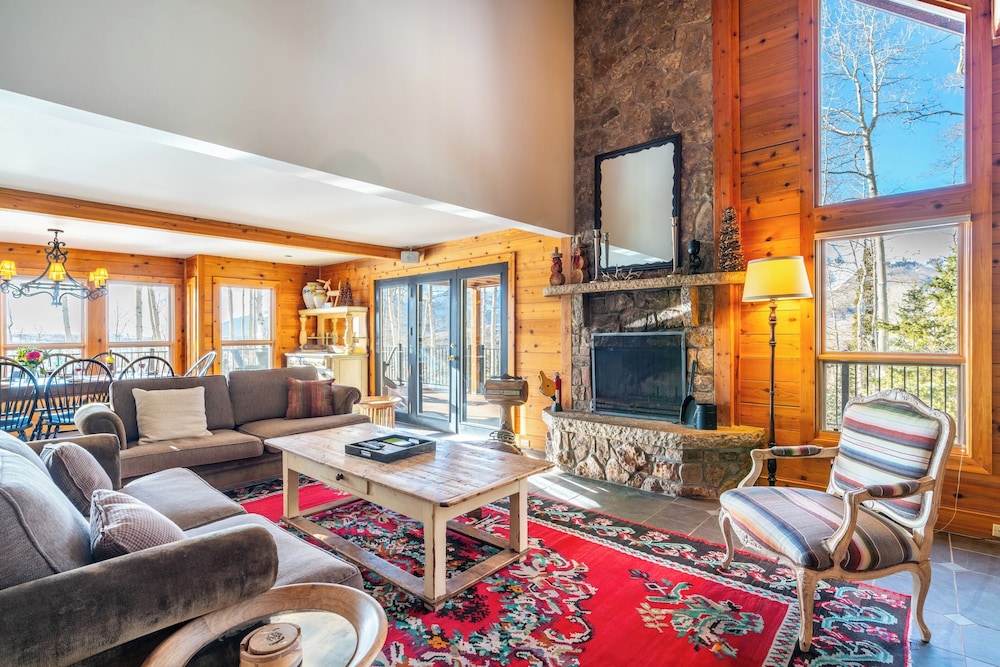 Wapiti Mountain Escape by Avantstay Commanding Views Incredible Home w/ Hot Tub! view 5