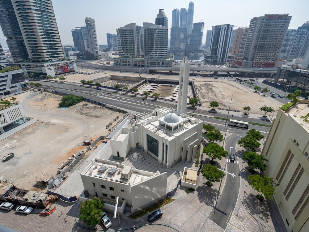 Luxurious & Stylish Apartments Across Dubai Mall - Burj Khalifa - City Views