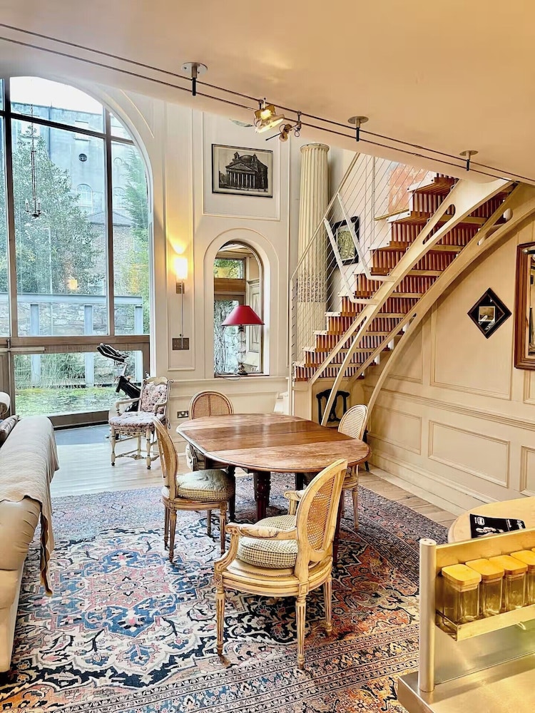 118 A Perfect Blend of Charm and Luxury